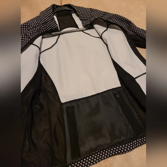 Lululemon Jacket - Picture 7 of 9